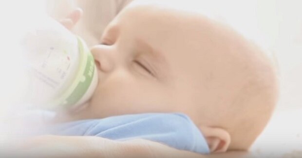 Safety tips for a baby bottle
